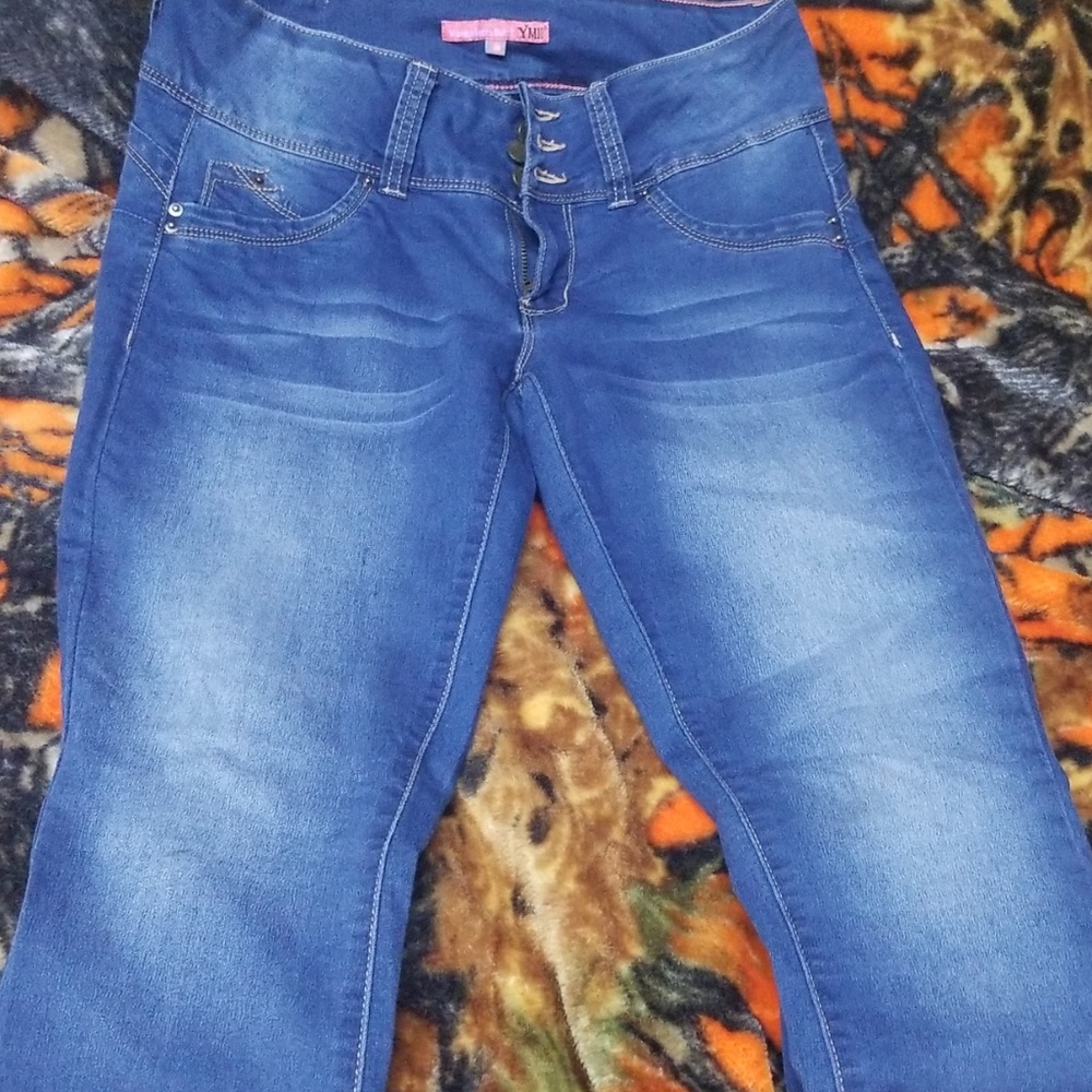Stretchy jeans